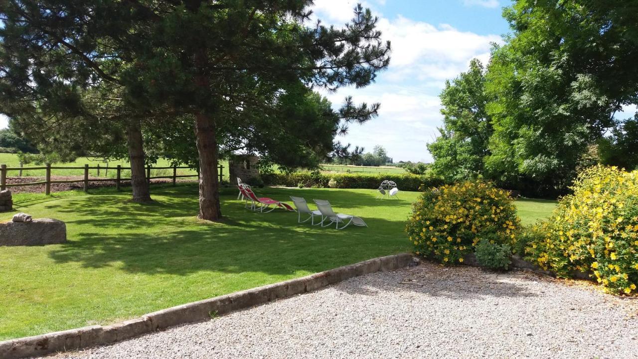 Manoir De La Ville Marie Hirel Exterior foto